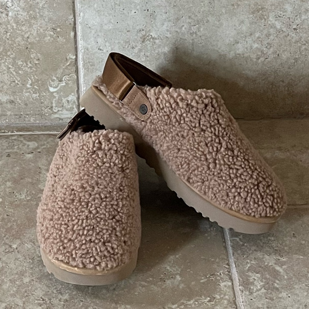 UGG Lanah Clog - Picture 2 of 12